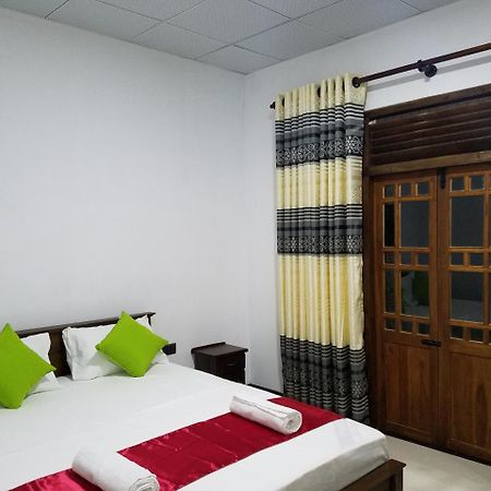 Yashumi Homestay Дамбулла Экстерьер фото