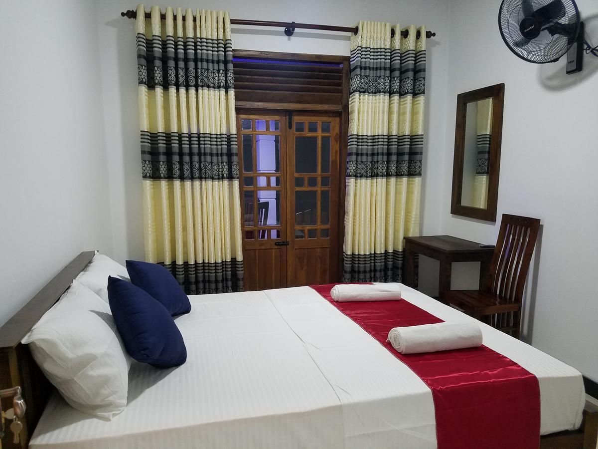 Yashumi Homestay Дамбулла Экстерьер фото