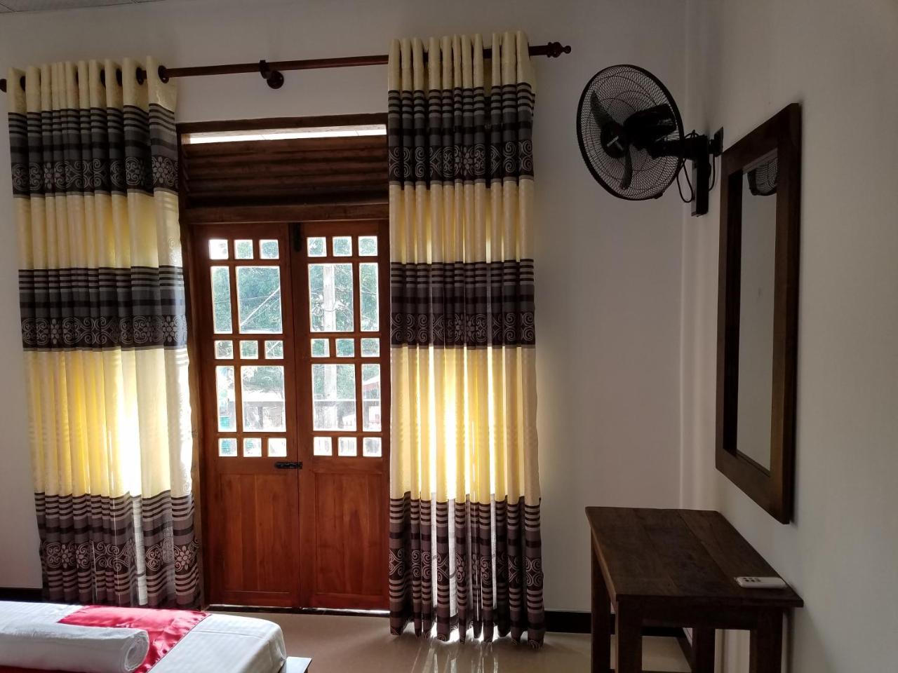 Yashumi Homestay Дамбулла Экстерьер фото