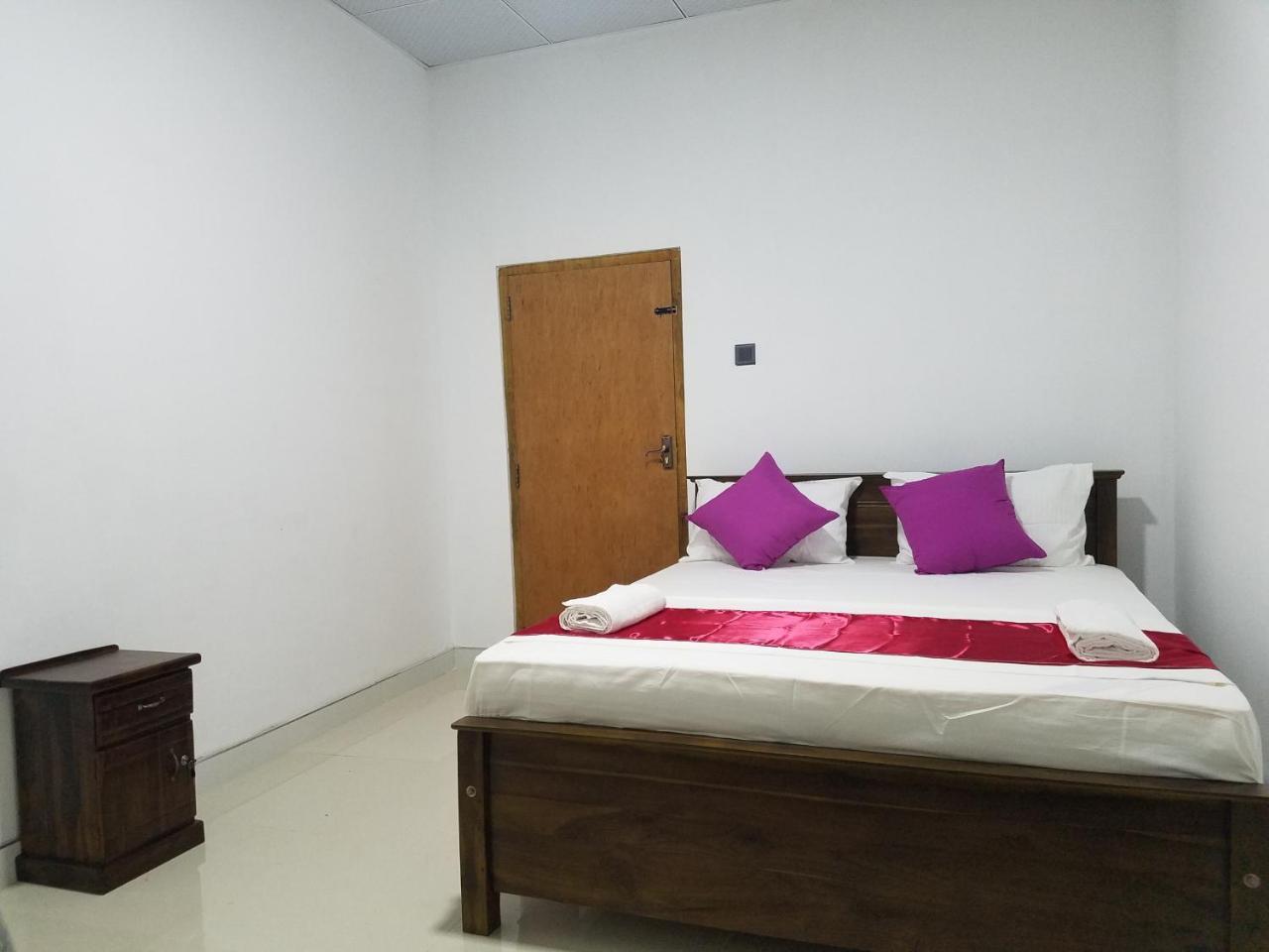 Yashumi Homestay Дамбулла Экстерьер фото