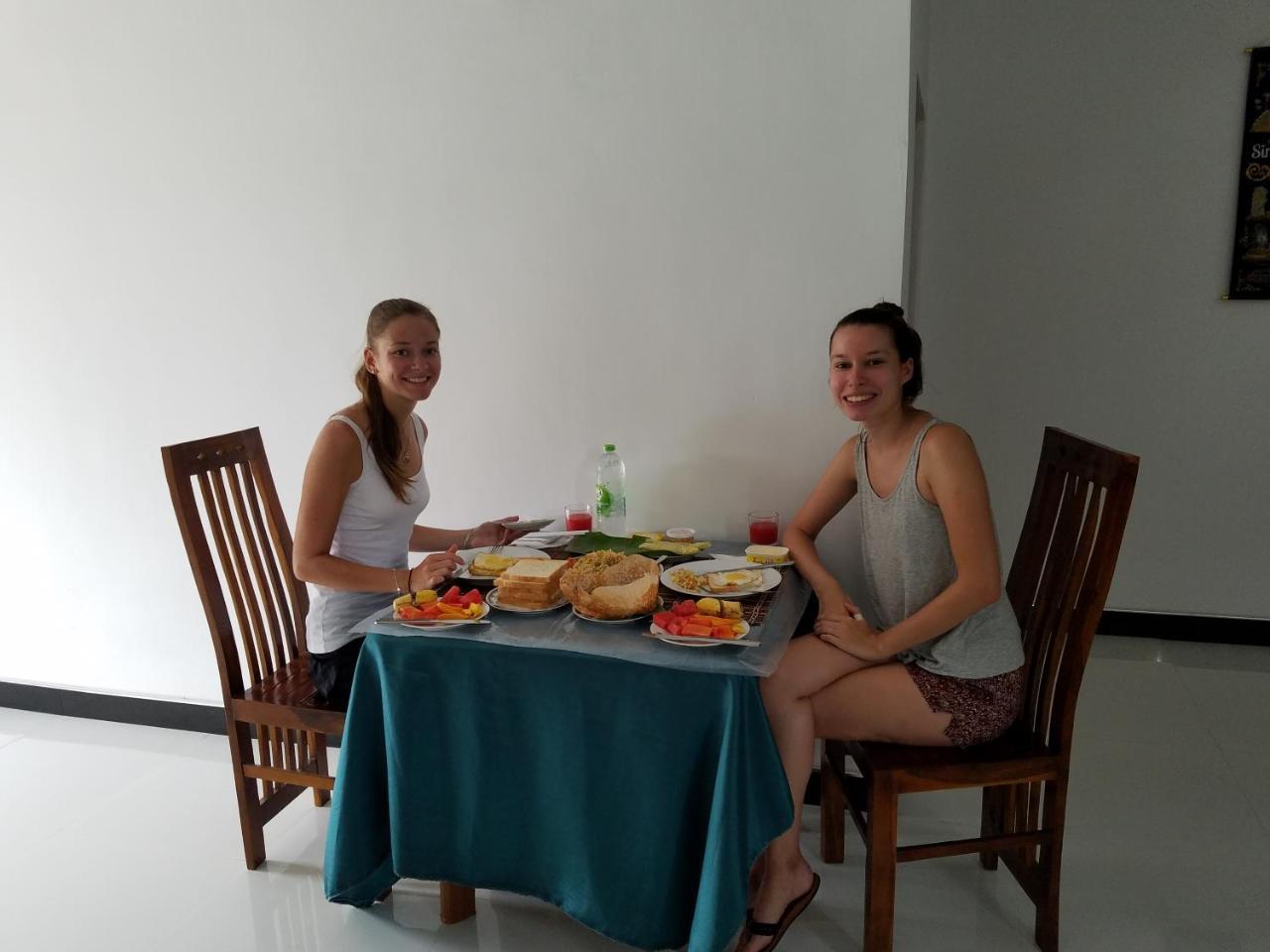 Yashumi Homestay Дамбулла Экстерьер фото